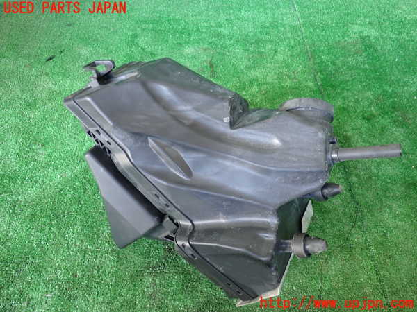 1UPJ-36162560]アウディ・Q5(8RCDNF)エアクリーナーボックス 中古_m0002.jpg