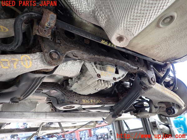 1UPJ-36165445]アウディ・Q5(8RCDNF)リアスタビライザー 中古_m0001.jpg