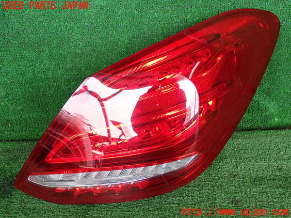 2UPJ-36171530]ベンツ C220 d W205(205004)右テールランプ 中古_m0001.jpg
