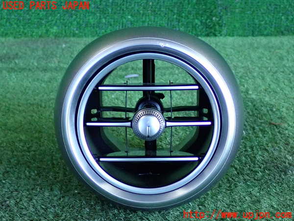 2UPJ-36177526]ベンツ C220 d W205(205004)エアコン吹き出し口1(右) 中古_m0001.jpg