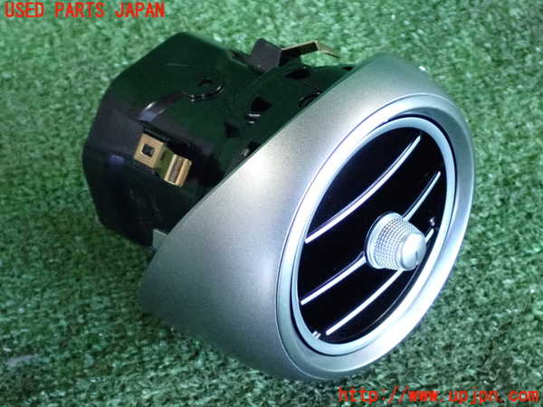 2UPJ-36177526]ベンツ C220 d W205(205004)エアコン吹き出し口1(右) 中古_m0002.jpg