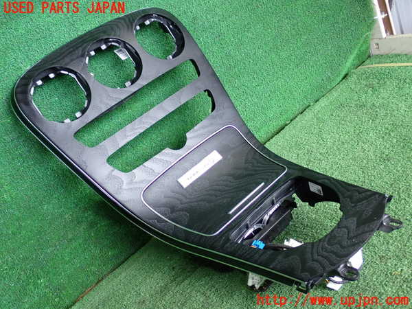 2UPJ-36177691]ベンツ C220 d W205(205004)内装トリム類1 中古_m0001.jpg