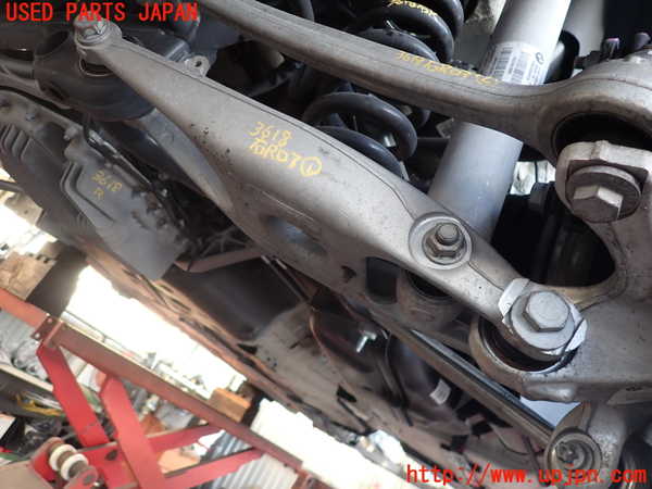 2UPJ-36185200]BMW M4 クーペ(3C30)(F82)右リアロアアーム1 中古_m0001.jpg