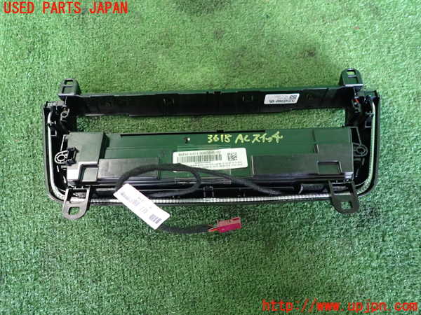 2UPJ-36186066]BMW M4 クーペ(3C30)(F82)エアコンスイッチ1 中古_m0002.jpg