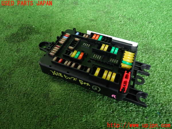 2UPJ-36186742]BMW M4 クーペ(3C30)(F82)ヒューズボックス2 中古_m0001.jpg