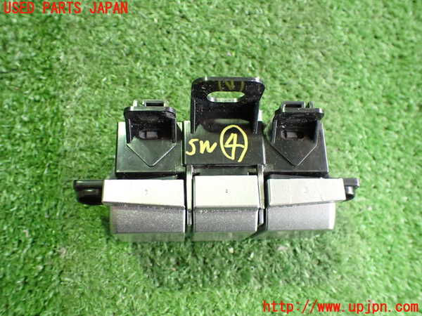 2UPJ-36196309]GR86(BRZ)(ZN8)スイッチ4 (VDC OFF他) 中古_m0002.jpg
