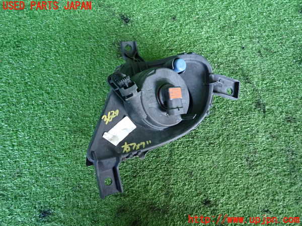 2UPJ-36201180]BMW 320i ツーリング E91(US20)右フォグ 中古_m0002.jpg