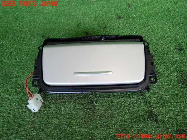 2UPJ-36207821]BMW 320i ツーリング E91(US20)灰皿1 中古_m0001.jpg