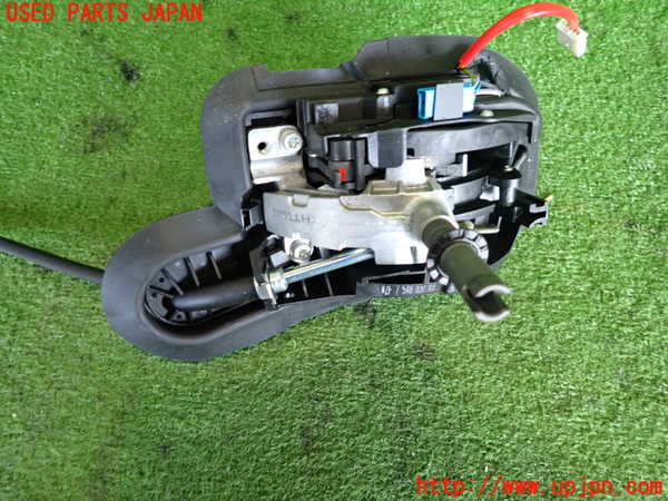 2UPJ-36207555]BMW 320i ツーリング E91(US20)ATシフトレバー 中古_m0003.jpg