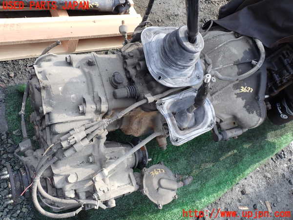 1UPJ-36223200]ランクル60系(HJ61V(改))ミッション MT 12H-T 4WD 中古_m0003.jpg