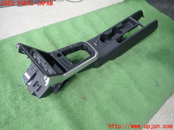 5UPJ-36247540]VW ポロ(AWDLA)センターコンソール 中古_m0001.jpg