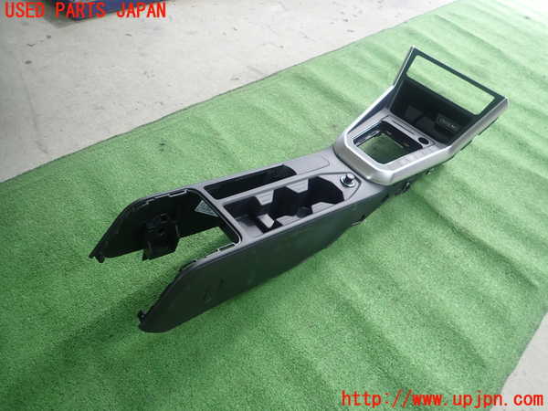 5UPJ-36247540]VW ポロ(AWDLA)センターコンソール 中古_m0002.jpg
