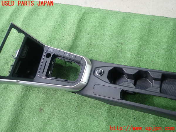 5UPJ-36247540]VW ポロ(AWDLA)センターコンソール 中古_m0003.jpg