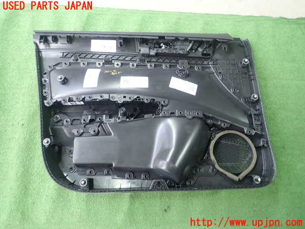 5UPJ-36241234]VW ポロ(AWDLA)右前ドア内張り 中古_m0003.jpg