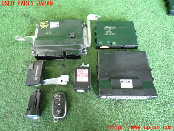 2UPJ-36276110]MIRAI(ミライ)(JPD10)エンジンコンピューター 中古_m0001.jpg