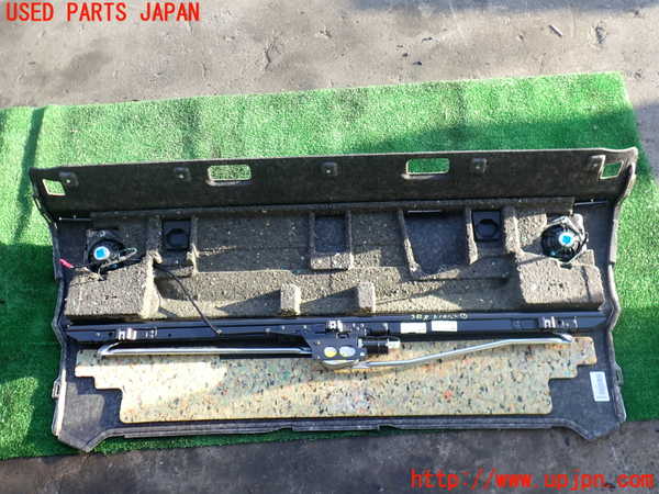 2UPJ-36287761]BMW アクティブハイブリッド5(AH5)(FZ35)トノカバー1 中古 (F10)_m0002.jpg