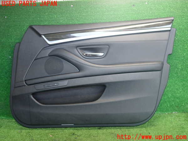 2UPJ-36281234]BMW アクティブハイブリッド5(AH5)(FZ35)右前ドア内張り 中古 (F10)_m0001.jpg