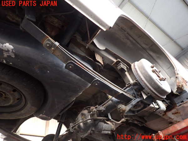 2UPJ-36315100]セドリック ワゴン(WUY30)右リアスプリング 中古_m0001.jpg