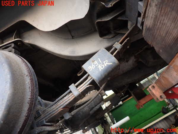 2UPJ-36315100]セドリック ワゴン(WUY30)右リアスプリング 中古_m0002.jpg
