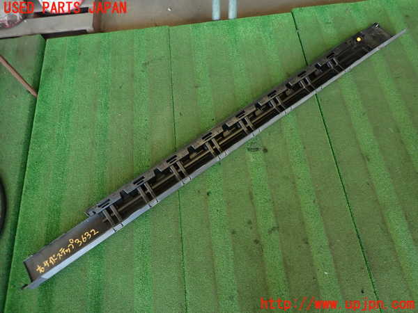 2UPJ-36321390]アルファロメオ・ジュリア(95220)右サイドステップ 中古_m0005.jpg