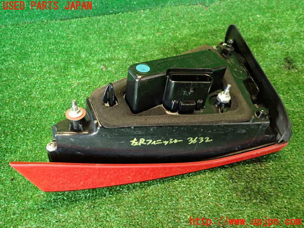 2UPJ-36321552]アルファロメオ・ジュリア(95220)左リアフィニッシャー 中古_m0003.jpg