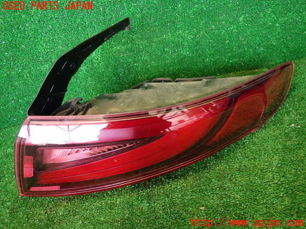 2UPJ-36321530]アルファロメオ・ジュリア(95220)右テールランプ 中古_m0001.jpg