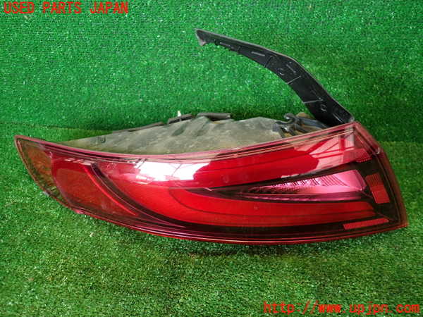 2UPJ-36321536]アルファロメオ・ジュリア(95220)左テールランプ 中古_m0001.jpg