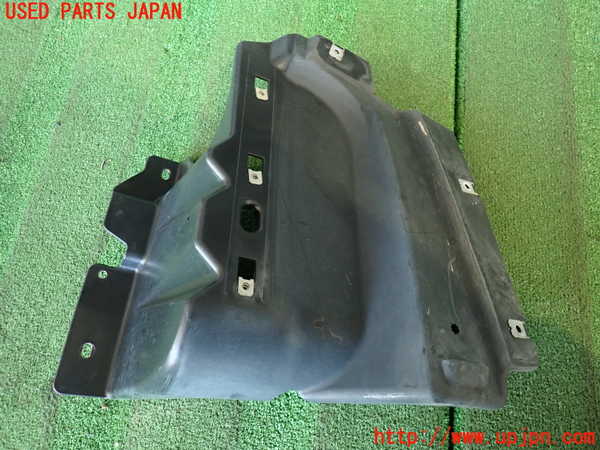 2UPJ-36321722]アルファロメオ・ジュリア(95220)アンダーカバー2 中古_m0001.jpg