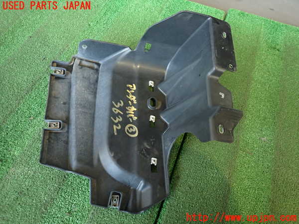 2UPJ-36321723]アルファロメオ・ジュリア(95220)アンダーカバー3 中古_m0003.jpg