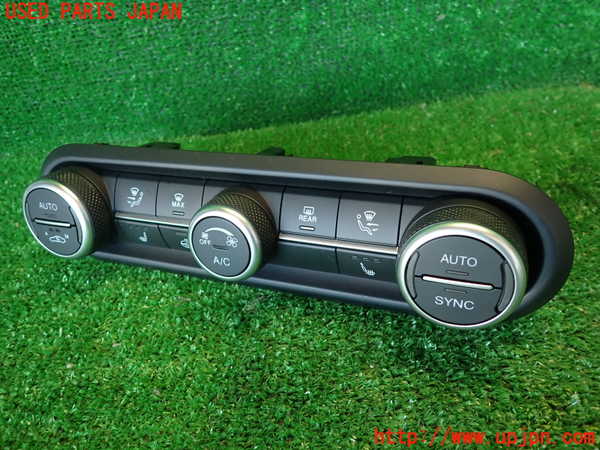 2UPJ-36326066]アルファロメオ・ジュリア(95220)エアコンスイッチ1 中古_m0001.jpg