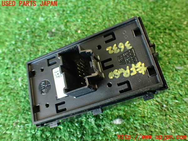 2UPJ-36326245]アルファロメオ・ジュリア(95220)左前パワーウィンドウスイッチ 中古_m0003.jpg