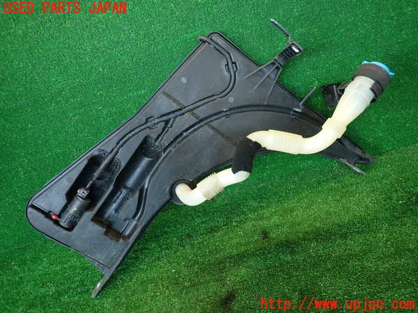 2UPJ-36326791]アルファロメオ・ジュリア(95220)ウォッシャータンク1 中古_m0002.jpg