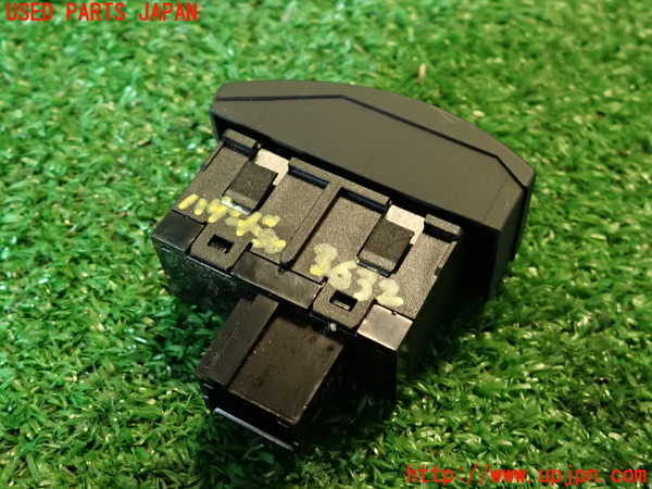 2UPJ-36326290]アルファロメオ・ジュリア(95220)ハザードスイッチ 中古_m0003.jpg