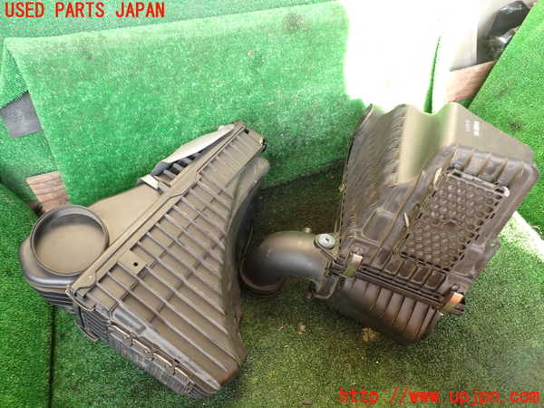 1UPJ-36352560]ポルシェ・カイエン S(9PAM4801)エアクリーナーボックス 中古_m0002.jpg