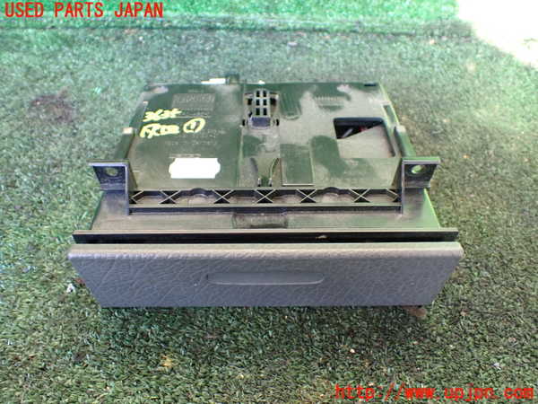 1UPJ-36357821]ポルシェ・カイエン S(9PAM4801)灰皿1 中古_m0001.jpg