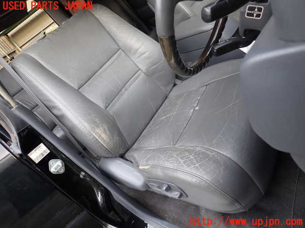 1UPJ-36367035]ランクル80系(FZJ80G)運転席シート 中古_m0001.jpg