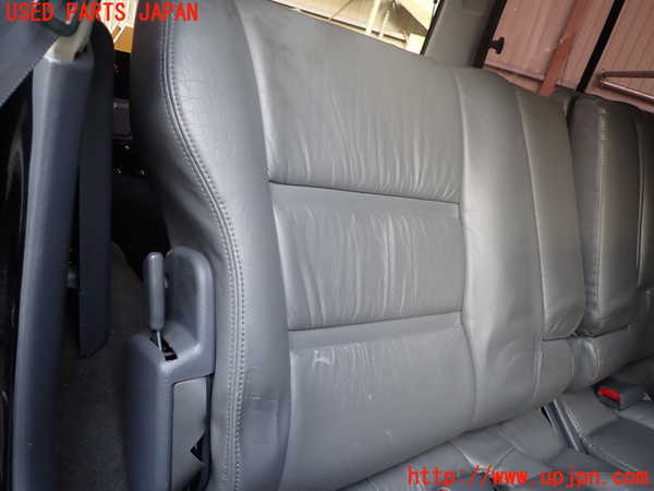 1UPJ-36367145]ランクル80系(FZJ80G)右2列目シート 中古_m0002.jpg