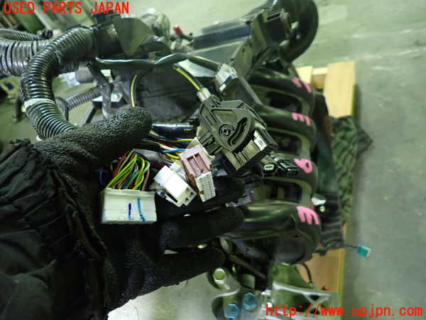 1UPJ-36372010]セレナ(GFC27)エンジン MR20DD-SM24 中古_m0003.jpg