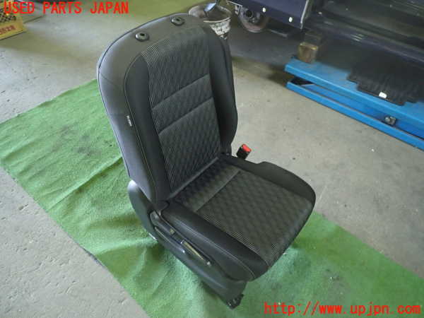 1UPJ-36377035]セレナ(GFC27)運転席シート 中古_m0001.jpg