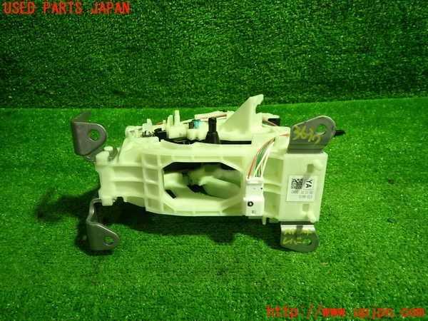 5UPJ-36377555]セレナ(GFC27)ATシフトレバー 中古_m0003.jpg
