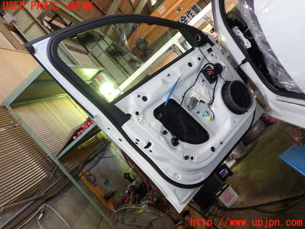 1UPJ-36381260]アウディ・S4 アバント(8KCGWF)左前ドア 中古 PILKINGTON M3250 43R-001605_m0004.jpg