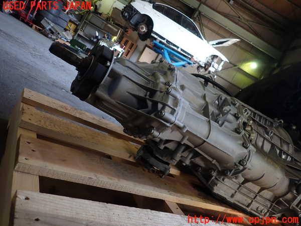 1UPJ-36383010]アウディ・S4 アバント(8KCGWF)ミッション AT CGW 4WD 中古_m0003.jpg