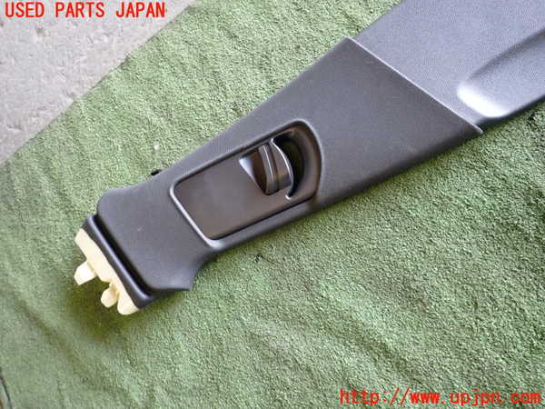 1UPJ-36387665]アウディ・S4 アバント(8KCGWF)右センターピラートリム 中古_m0002.jpg