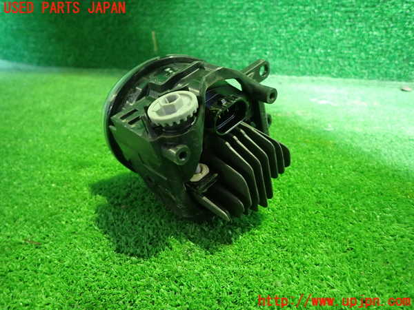 5UPJ-36391182]ノア(ヴォクシー)(ZRR80W)左フォグ 中古_m0003.jpg