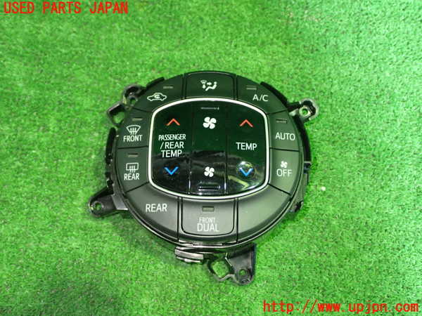 5UPJ-36396066]ノア(ヴォクシー)(ZRR80W)エアコンスイッチ1 中古_m0001.jpg