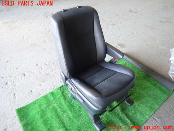 5UPJ-36397035]ノア(ヴォクシー)(ZRR80W)運転席シート 中古_m0001.jpg