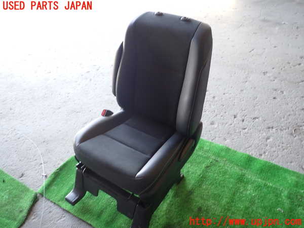 5UPJ-36397065]ノア(ヴォクシー)(ZRR80W)助手席シート 中古_m0001.jpg