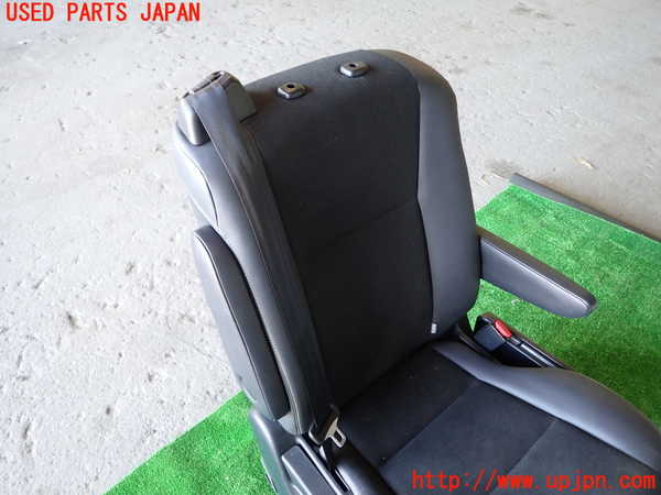 5UPJ-36397145]ノア(ヴォクシー)(ZRR80W)右2列目シート 中古_m0002.jpg