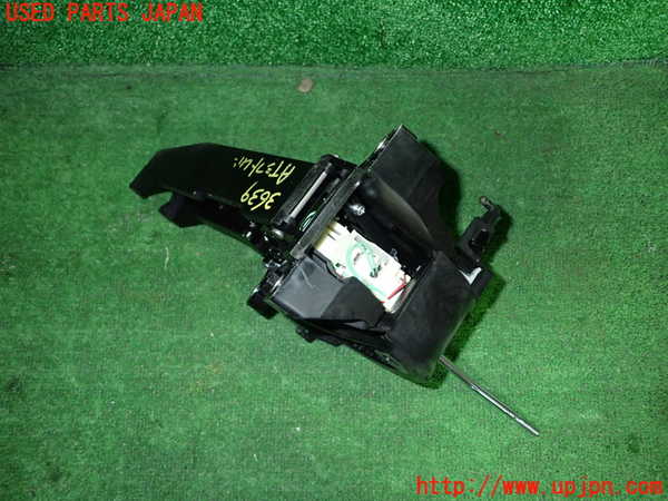 1UPJ-36397555]ノア(ヴォクシー)(ZRR80W)ATシフトレバー 中古_m0002.jpg