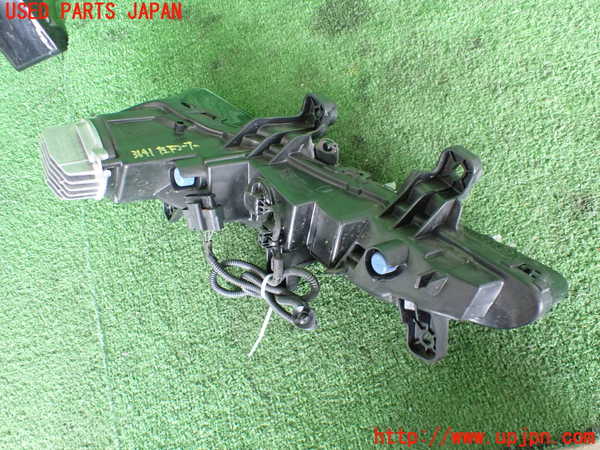 2UPJ-36411152]プジョー・208(P21HN05)左コーナーランプ (ジャンク品) 中古_m0002.jpg